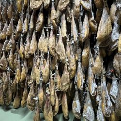 El jamón ibérico justifica su Denominación de Origen con un proceso artesanal y natural que se cumple en todas sus etapas.