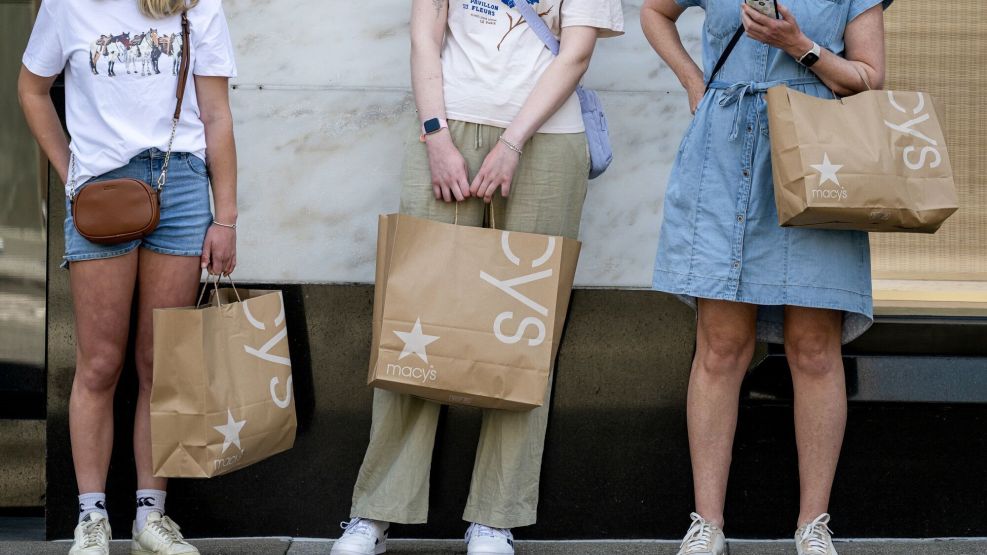 US Retail Sales Drop For Second Month As Tariff Anxiety Sets In