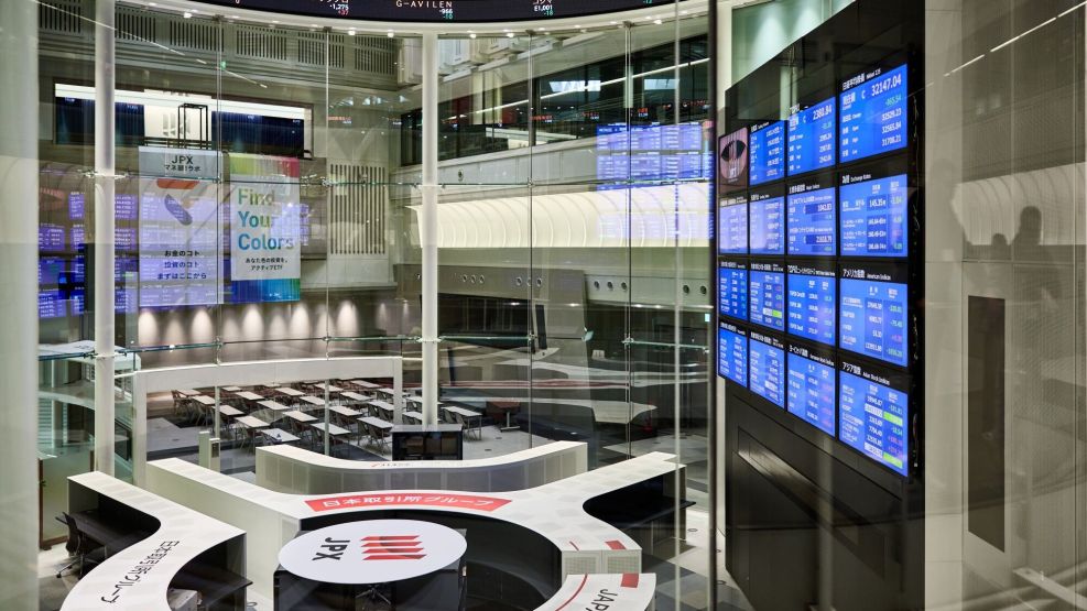 Japanese Stocks Drop Back Into Bear Zone