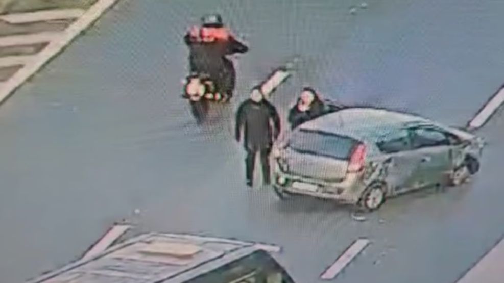 Sufrió un infarto mientras manejaba y chocó