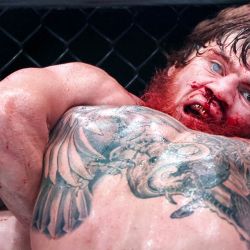 El ruso Sharaputdin Magomedov y el canadiense Marc-André Barriault se enfrentaron en la división de peso mediano durante el UFC Fight Night en el Etihad Arena de Abu Dabi. | Foto:FADEL SENNA / AFP