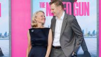 Pamela Anderson y Liam Neeson