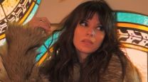 Estilo rockero y denim setentero: Así fue el look de Gime Accardi para el especial de Olga "Sobran Mujeres"