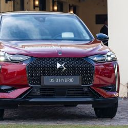 Las gamas DS 3 y DS 4 cuentan con una nueva alternativa electrificada.