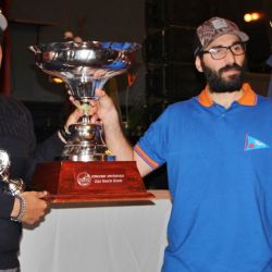 El torneo se desarrolló en una jornada fría y ventosa que desafió a los aproximadamente 50 participantes provenientes de diversos clubes bonaerenses. 