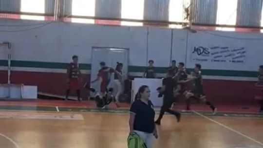 Escándalo en el Fútbol de Salón de Corrientes: sanciones ejemplares a equipos e hinchas tras una batalla campal