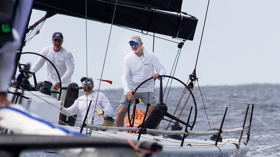 Gran susto para el rey Felipe: el momento que sufrio un desperfecto en su embarcación