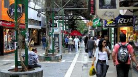 Precandidato libertario a intendente propuso “levantar todas las peatonales" para "reactivar" el centro de Córdoba