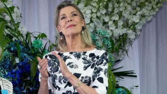 Carolina de Mónaco a sus 68 da lección de estilo con blazer y palazzos que favorecen cualquier figura