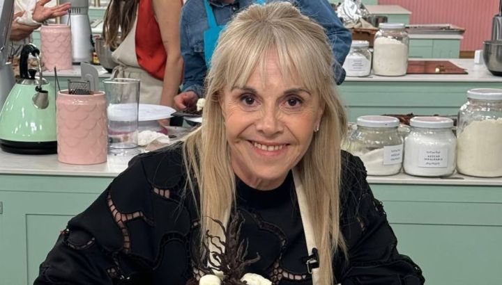 Claudia Villafañe compartió su receta del budín de la abuela junto a Dolli Irigoyen: rico y en 13 minutos	