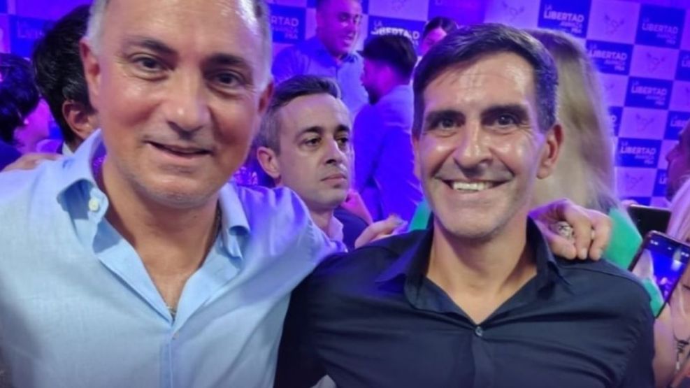 Maximiliano Cobas junto al presidente de La Libertad Avanza en PBA, Sebastián Pareja