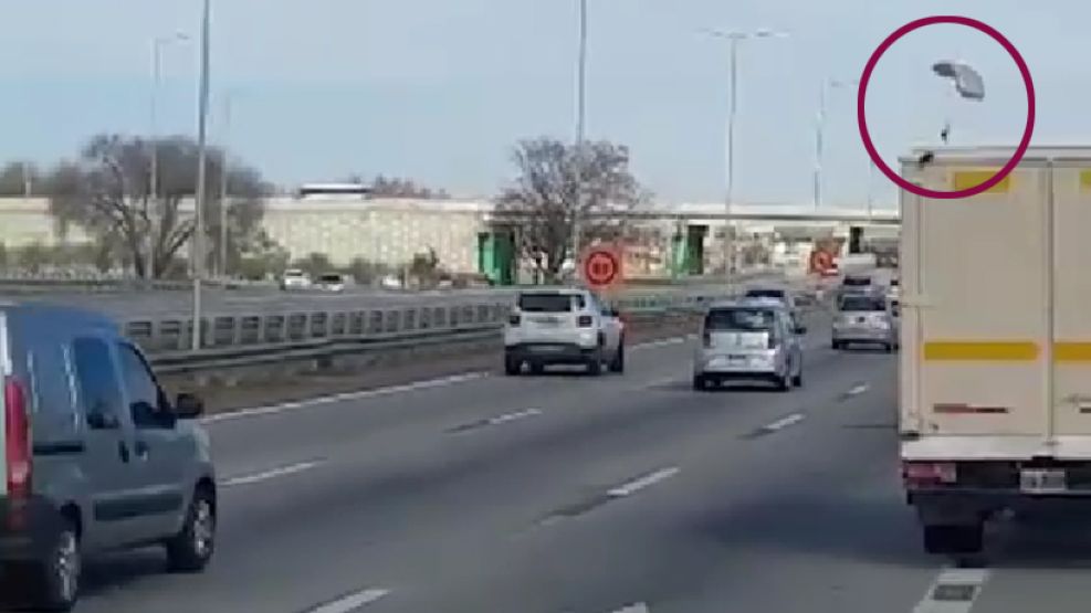 Paracaidista en Plena circunvalación