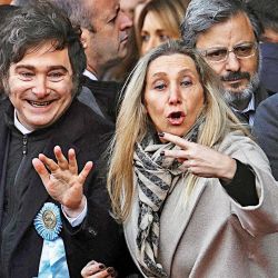 Los hermanos Javier y Karina Milei. | Foto:AFP.