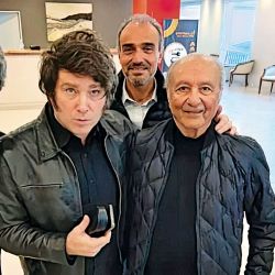 La familia Menem con Javier Milei. | Foto:Cedo.
