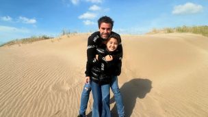 Nicolás Cabré y su hija Rufina