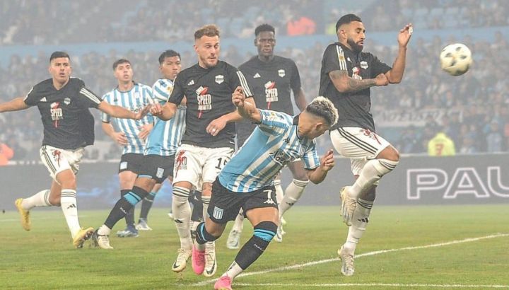 Racing vs. Riestra