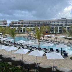  Hotel Secrets en Playa Esmeralda.