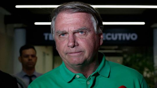 Refuerzan la vigilancia sobre Jair Bolsonaro por riesgo de fuga a días del juicio por intento de golpe de Estado en Brasil