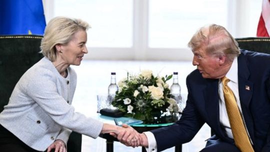 URSULA VON DER LEYEN DONALD TRUMP