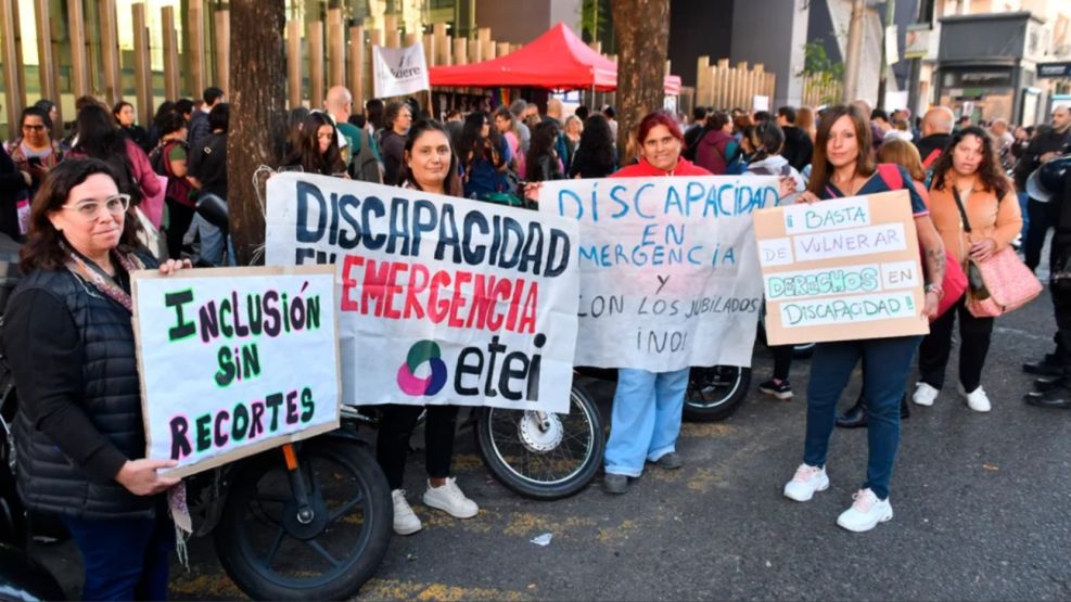 Diversas agrupaciones se movilizarán mañana contra del veto a la Ley de Emergencia en Discapacidad