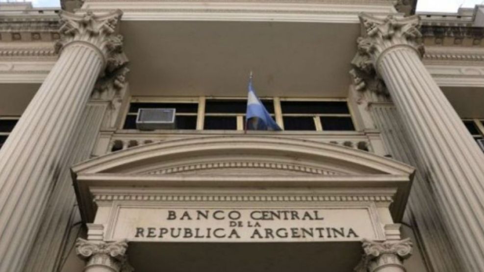 El costo de la intervención del BCRA en el mercado de futuros: estiman pérdidas por $500.000 millones