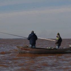 Este evento orientado a recaudar fondos con fines solidarios genera mucha convocatoria en la región con una alta presencia de pescadores.