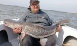 Empedrado atrae a los pescadores en búsqueda de los buenos surubíes