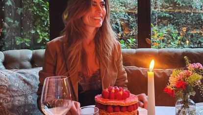 La diseñadora y ex primera dama tiene claro que los jeans clásicos nunca pasan de moda y así los incorpora a sus looks del día día.