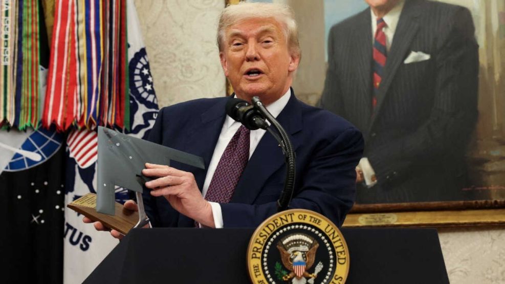 Donald Trump está abierto a reunirse con Vladimir Putin y Volodimir Zelenski 20250806