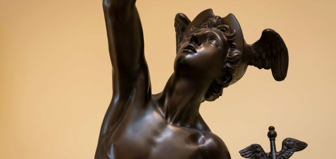 Mercurio retrógrado y el caos mental femenino: ¿por qué sentimos que todo se desordena?