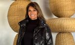 Teresa Calandra a sus 71 años da cátedra de estilo y redefine los jeans wide legs del momento