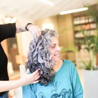 Canas naturales: un acto de amor propio y autenticidad. Por Tania García.