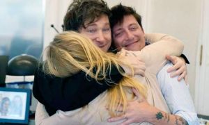 Javier Milei, Karina Milei y Santiago Caputo, el abrazo del triángulo de hierro