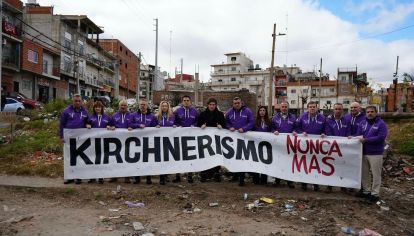En un acto en La Matanza, Milei se rodeó de libertarios y macristas, pero todos vestidos con el color oficial. Por qué el pacto con el PRO es más bien una anexión. Los casos de Ritondo y Santilli.