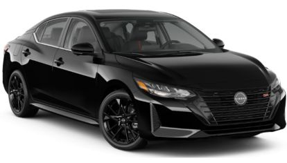 Esta nueva variante del Nissan Sentra destaca por diversos detalles exteriores en color negro que refuerzan su estética moderna y urbana.