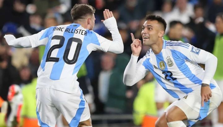 Alexis Mac Allister y Lautaro Martínez