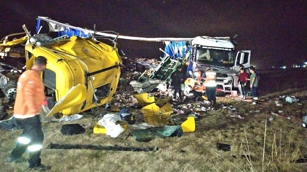 Autopista Rosario Córdoba chocaron dos camiones 20250807