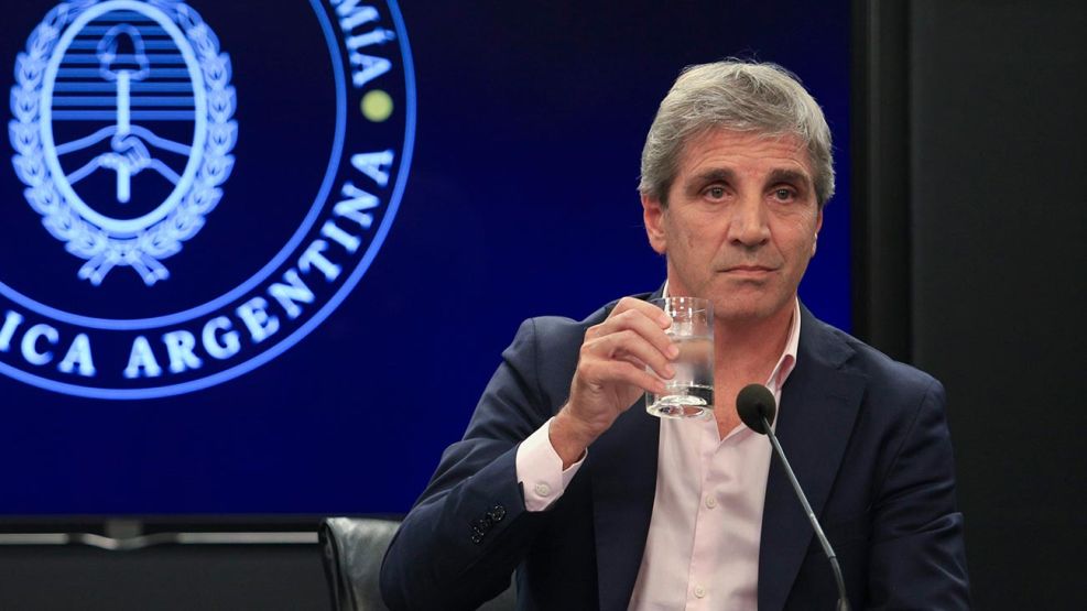 FMI en silencio: crecen las dudas sobre el futuro del esquema cambiario tras las elecciones