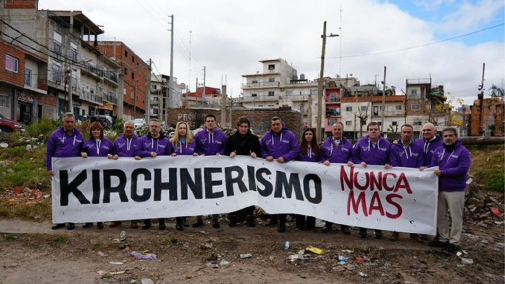 Javier Milei arrancó la campaña electoral con un acto en La Matanza:  