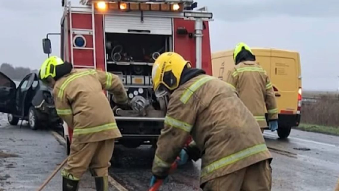 Tragedia en la Ruta 2: un hombre murió tras chocar de frente al ...