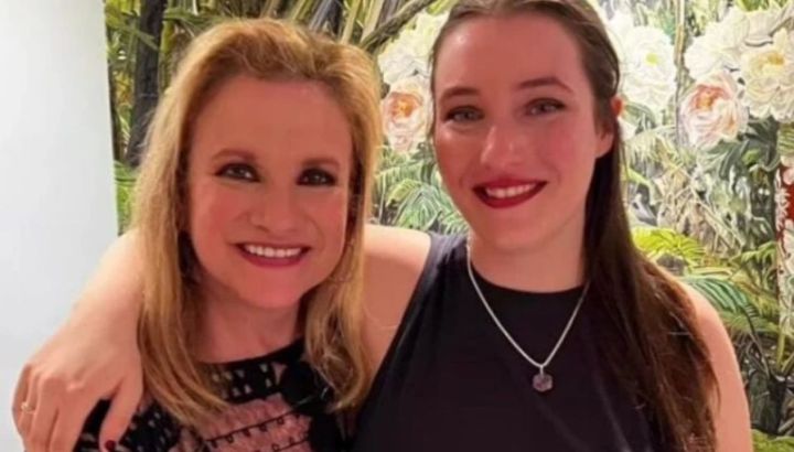 Así es Rocío, la hija de Lucía Galán que sigue los pasos de Pimpinela