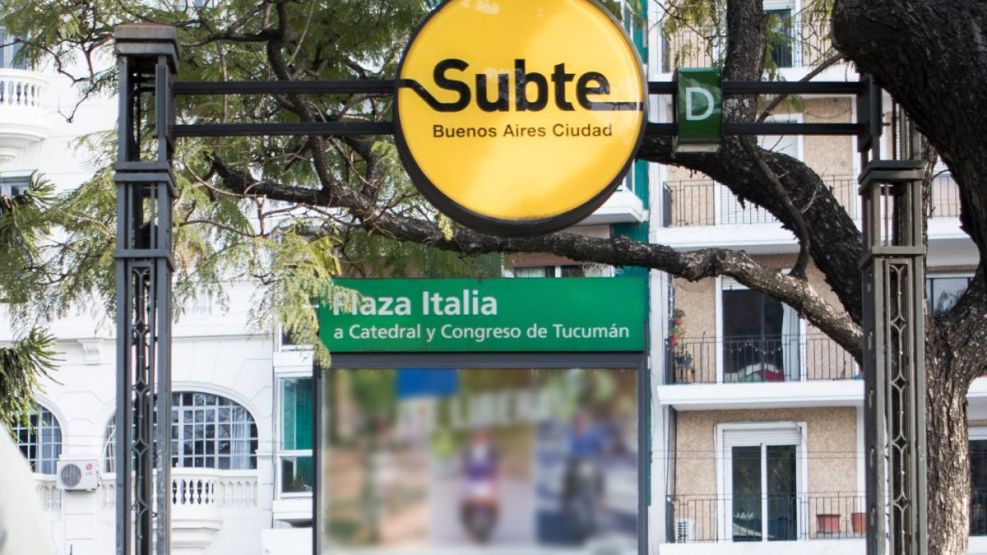 Estación Plaza Italia,  Línea D de Subte 