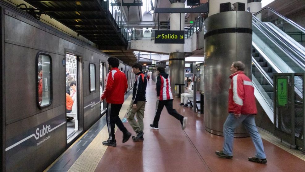 Estación Plaza Italia,  Línea D de Subte 