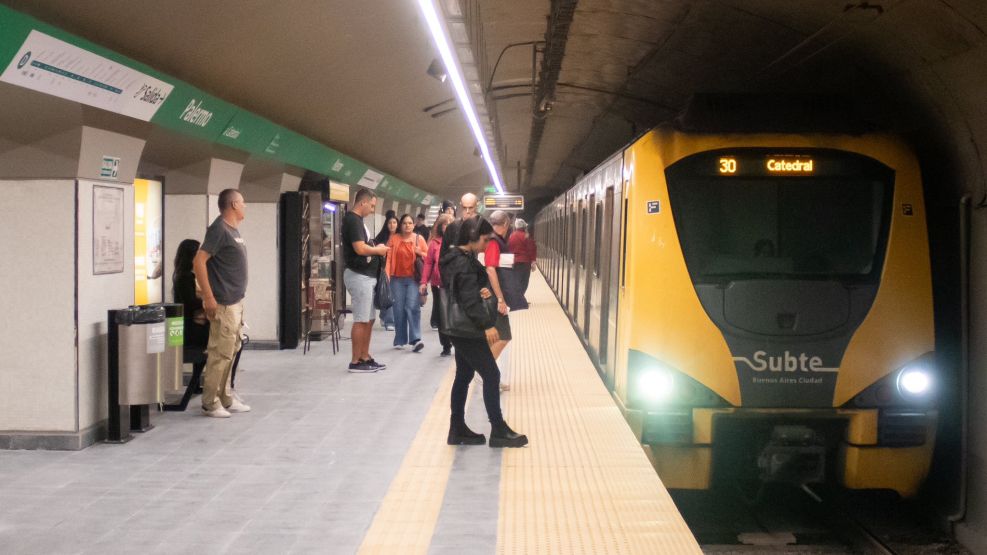 Los usuarios de esta línea deberán usar las estaciones Palermo o Scalabrini Ortiz para utilizar el subte.