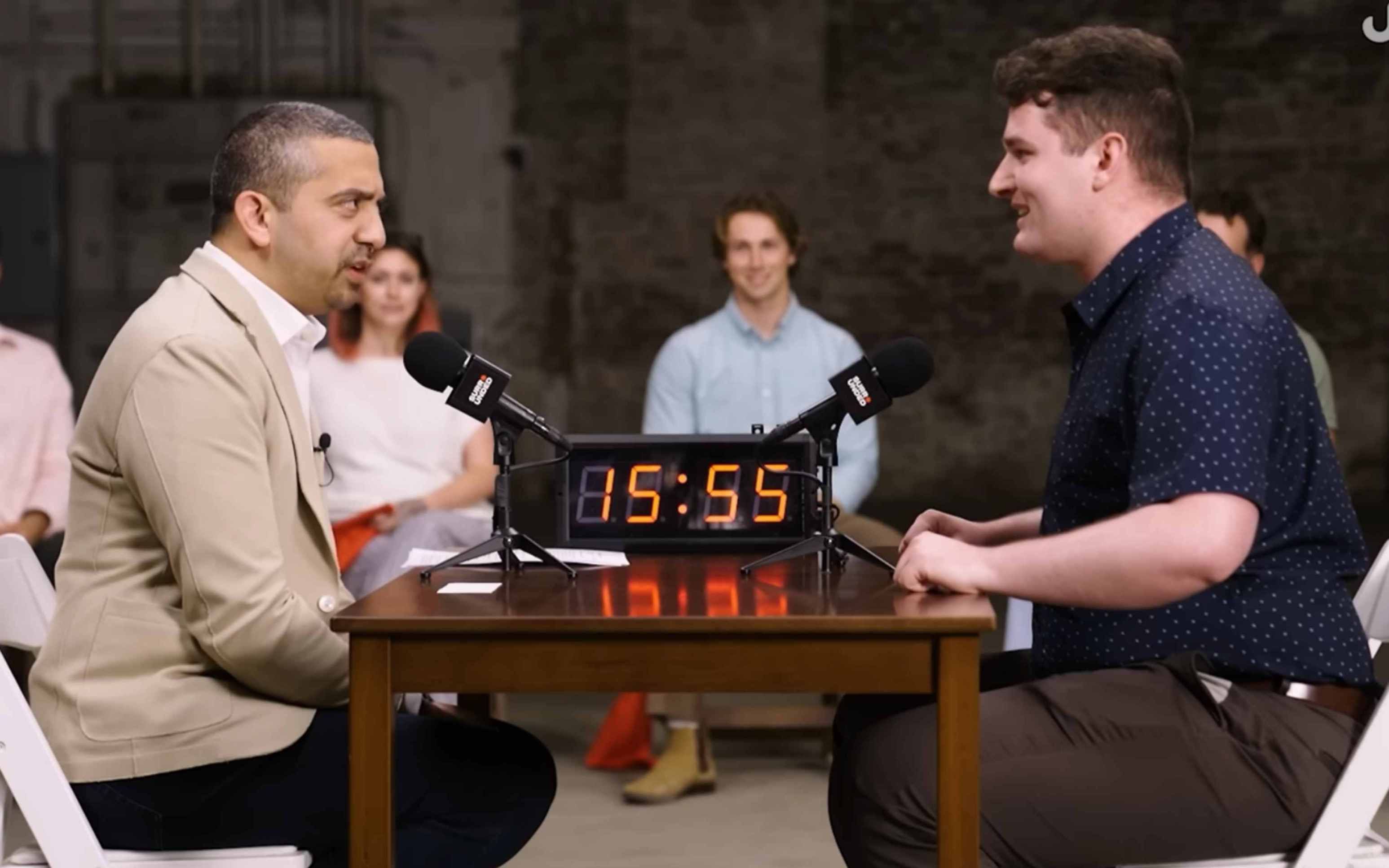 2025. El periodista Mehdi Hasan en su programa 'Un progre versus veinte fachos'.