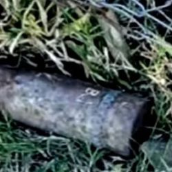 El proyectil estaba escondido en el patio de una vivienda.