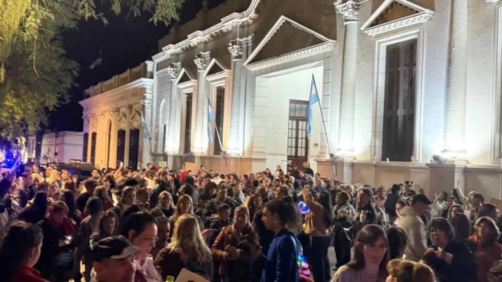 Marcha en contra del veto de milei en Corrientes