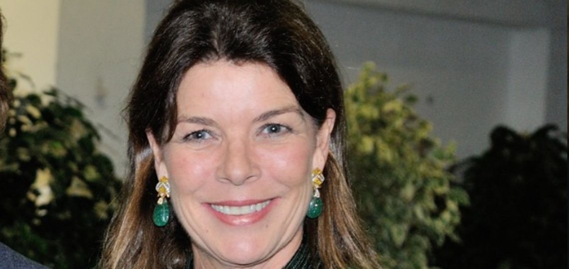 Carolina de Mónaco a sus 68 lleva las zapatillas Adidas de moda en Europa con sus mejores looks