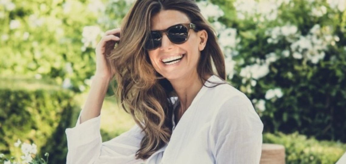 Juliana Awada y su accesorios infalibles para el cambio de invierno a primavera