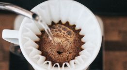 Cómo influye la temperatura del agua en el sabor del café